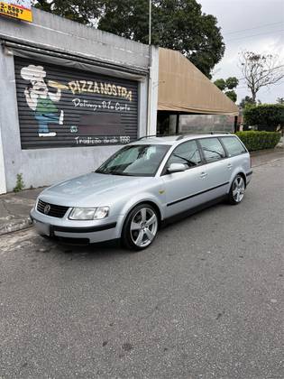 VOLKSWAGEN PASSAT 1.8 VARIANT 20V GASOLINA 4P MANUAL VOLKSWAGEN PASSAT 1.8 VARIANT 20V GASOLINA 4P MANUAL